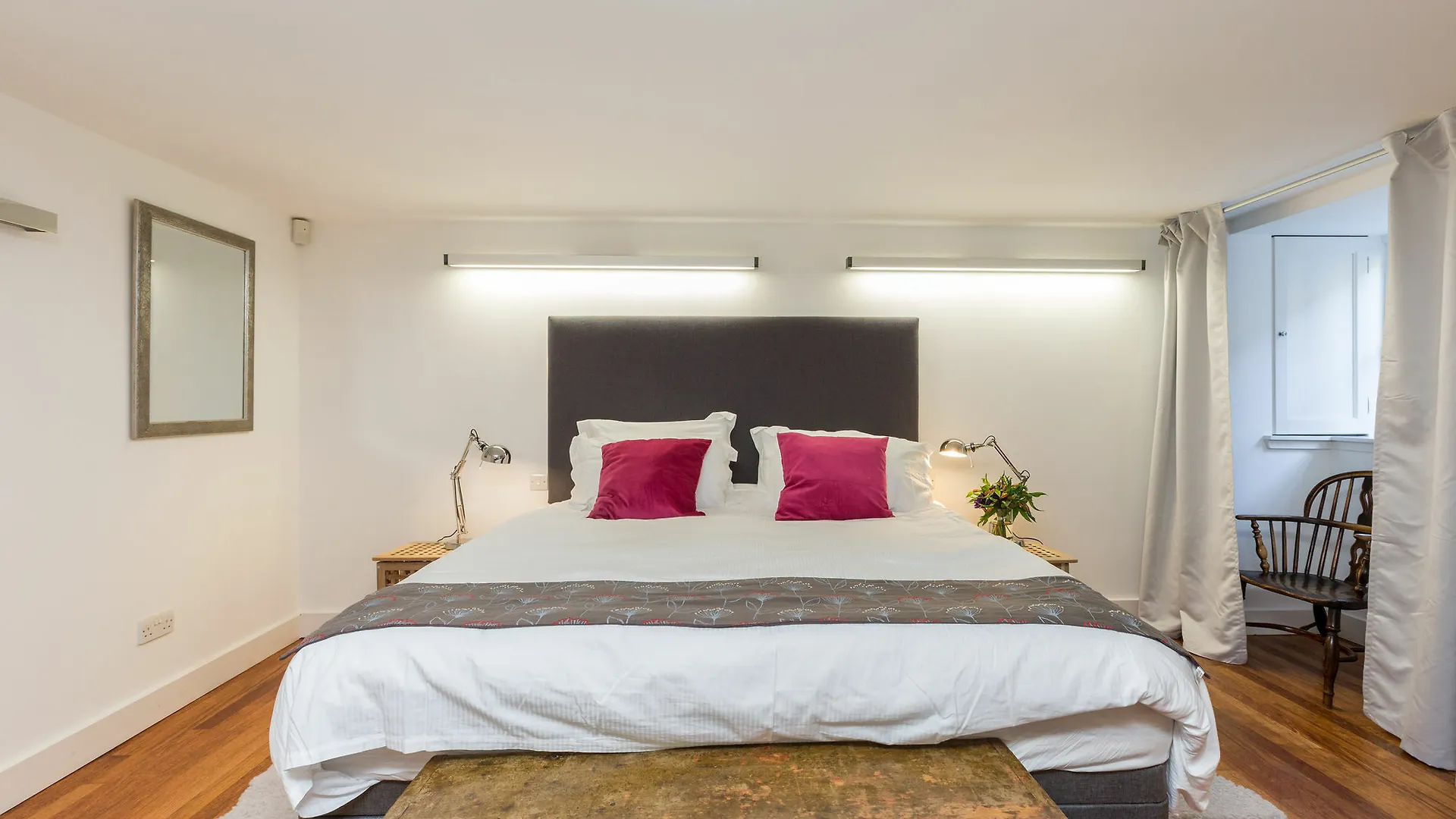 Contatos de Dundas Apartment